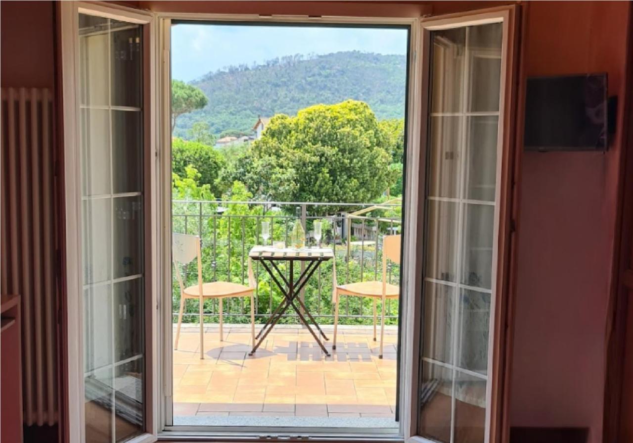 La Terrazza Sui Limoni - Suite Degli Ospiti - Mare, Escursioni A Piedi O Bike, Falesie Per Arrampicate Cisano sul Neva エクステリア 写真